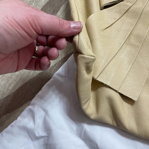 ☀️Red by Valentino bag ☀️ - Picture 4 of 8